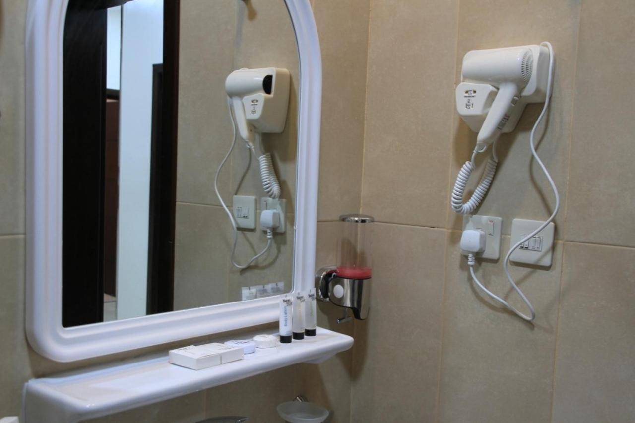 Skoon Hotel Apartments Наджран Екстериор снимка
