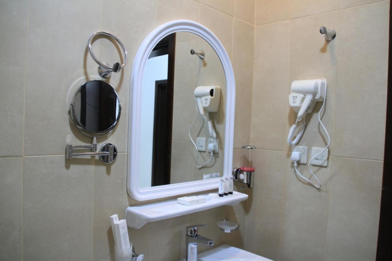 Skoon Hotel Apartments Наджран Екстериор снимка