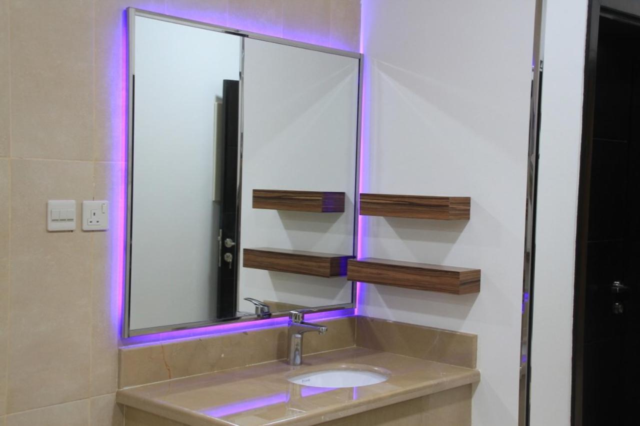 Skoon Hotel Apartments Наджран Екстериор снимка
